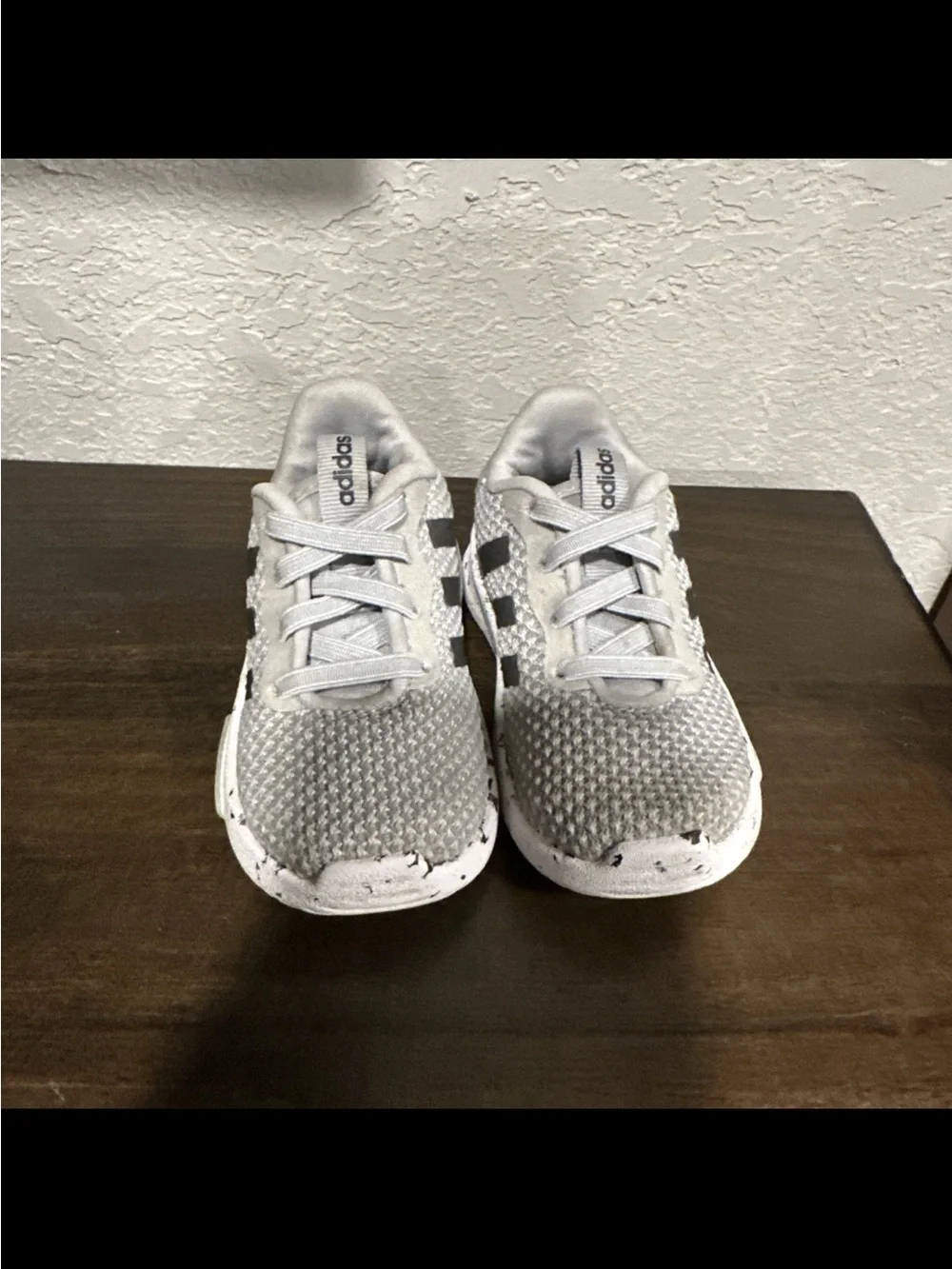 Adidas Infant pull on sneakers Gray Knit Athletic Shoes, size 5K